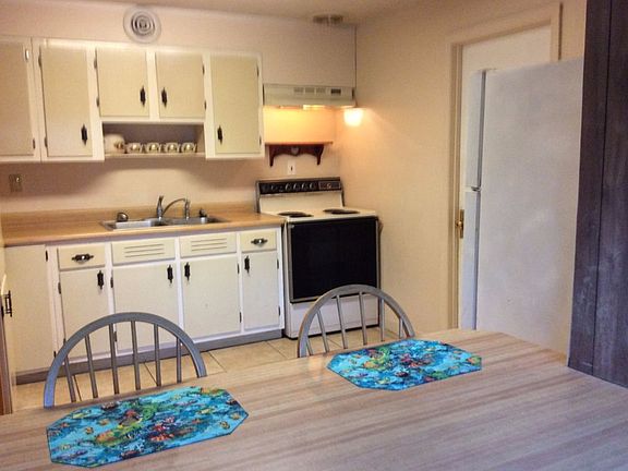 2nd image of 284 N Seneca St