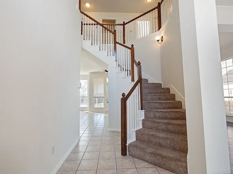 8513 Stetson Dr — Photo 23