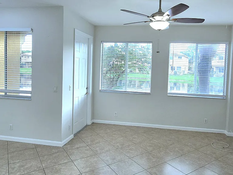 4305 Coventry Pointe Way — Photo 6