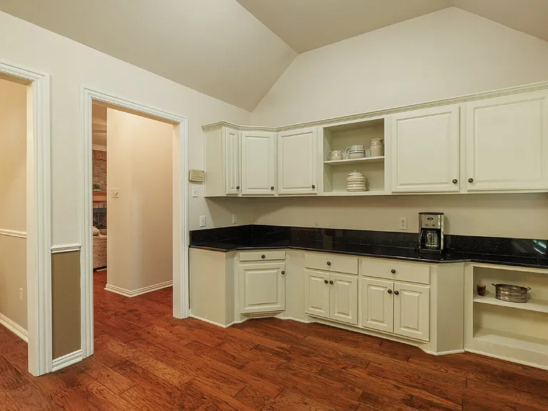 3726 Pensacola Dr — Photo 17