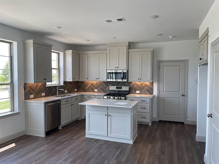 1056 Homestead Way — Photo 1