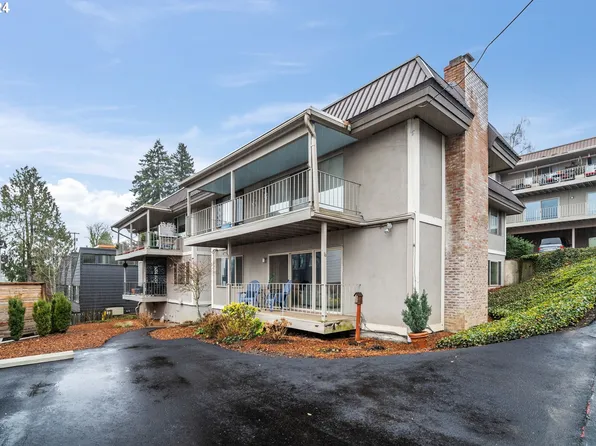 750 1st St #C16, Lake Oswego, OR 97034