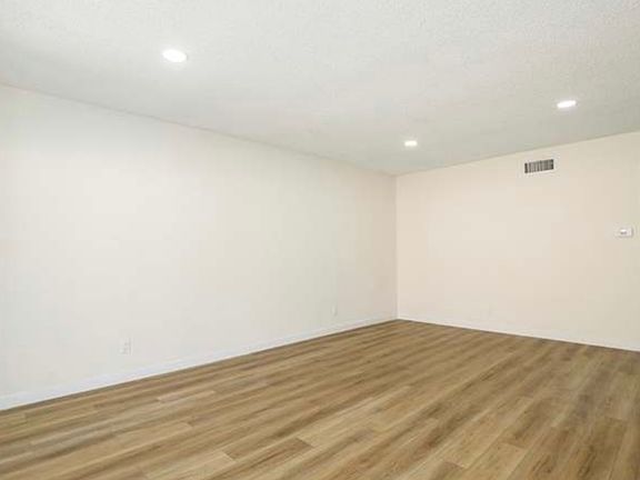 3rd image of 6539 Clementine Cir #1