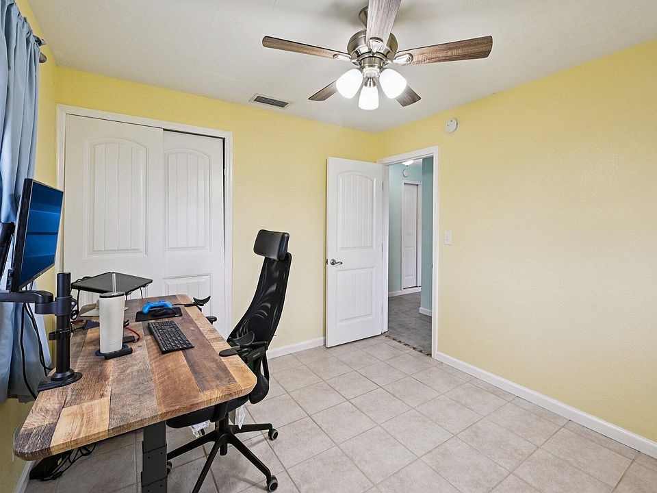 1st image of 972 Balfrey Drive S