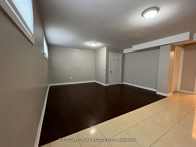 2 Leslie St #BASEMENT — Photo 4