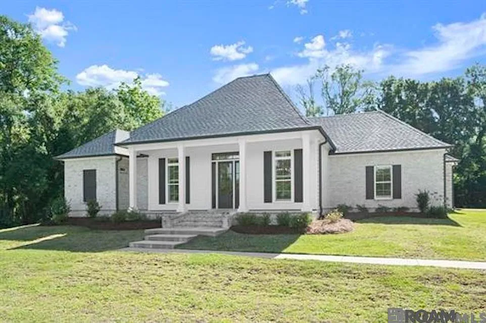4 bed, 2699 sqft, $5,000 — Photo 3