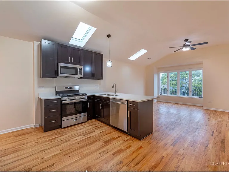 2435 W Polk St #3 — Photo 4