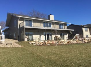 15625 Harbor Dr, Spirit Lake, IA 51360