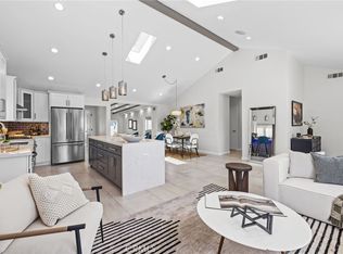 6017 Encino Ave, Encino, CA 91316