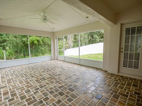 4th image of 25925 Crippen Dr