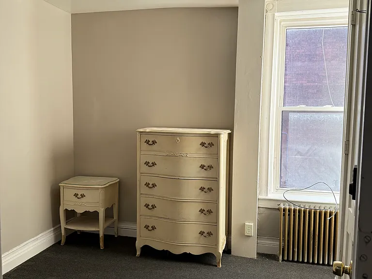 Furniture in photo included