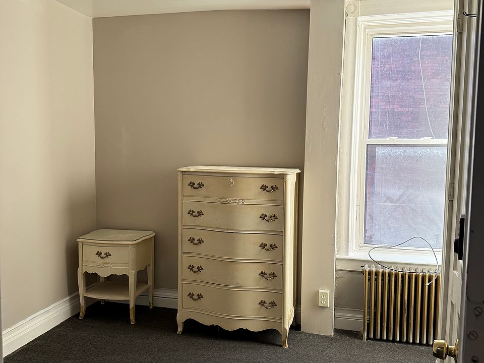 Furniture in photo included