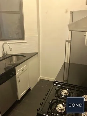 Rented by Bond New York | media 3