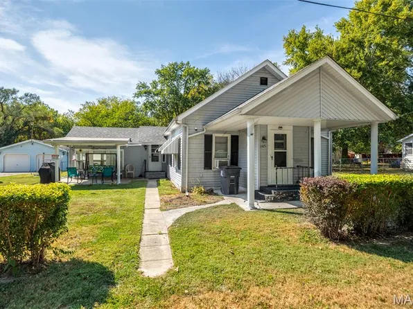 1105 Jefferson Ave, Staunton, IL 62088