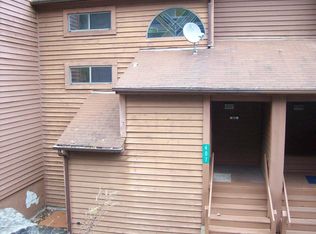 607 Mountain View Way, Bushkill, PA 18324
