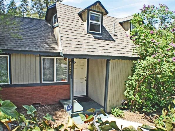 22590 Waters Dr, Crestline, CA 92325