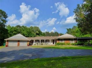 2015 Harper Rd, Clemmons, NC 27012