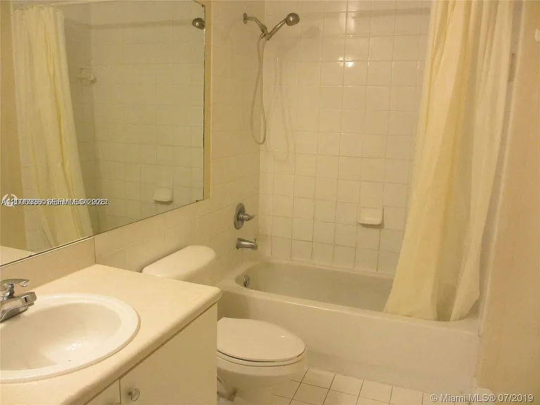 5091 NW 7th St #807 — Photo 5