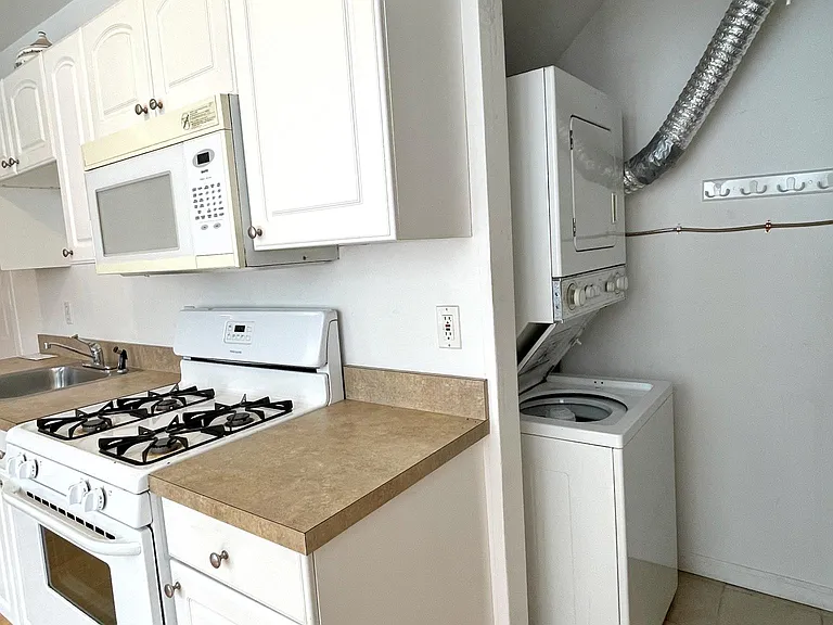 2403 S Broad St — Photo 24