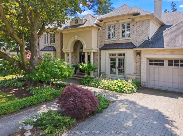 254 Donessle Dr, Oakville, ON L6J 3Y6
