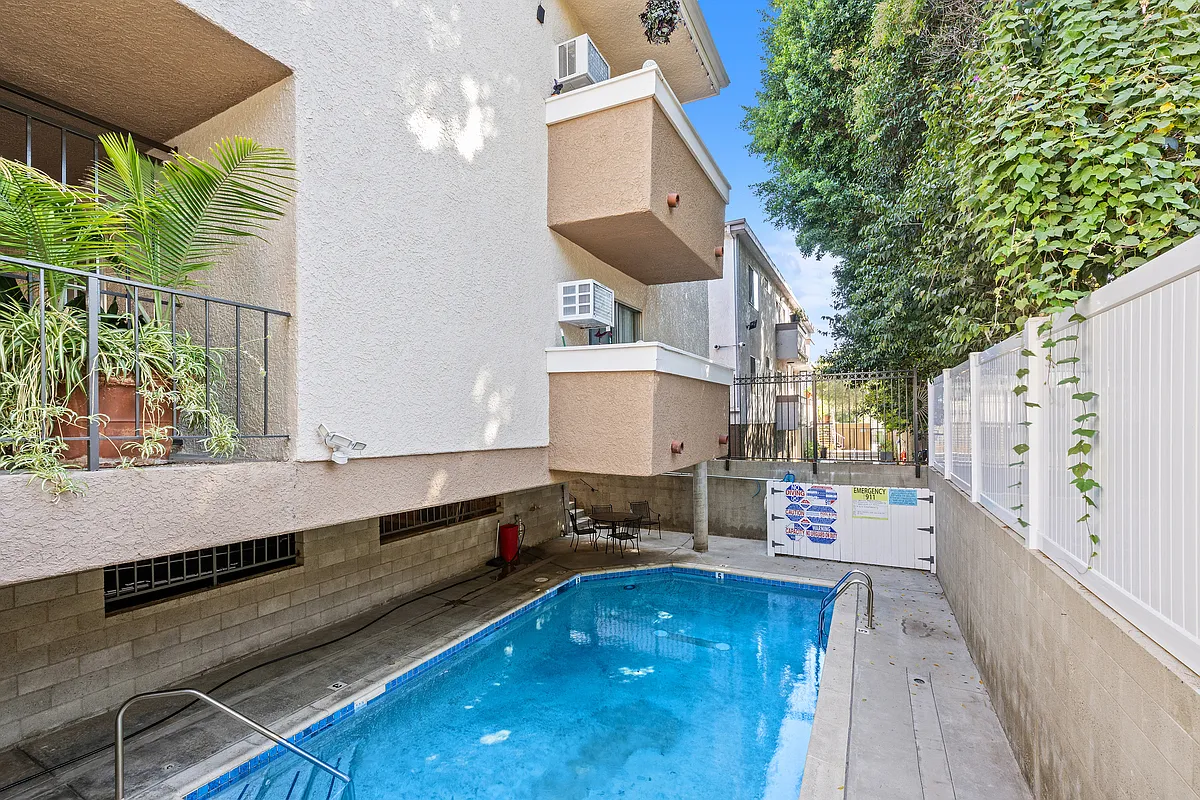 1 bed, 750 sqft, $1,995 — Photo 4