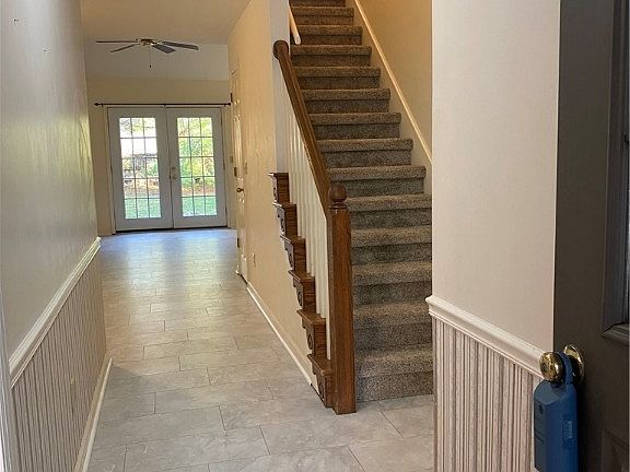 2nd image of 2405 Woodlawn Dr