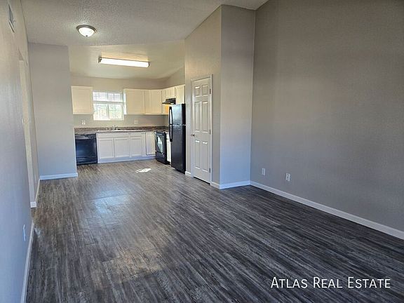 3rd image of 465 W Ivyglen St #8-216