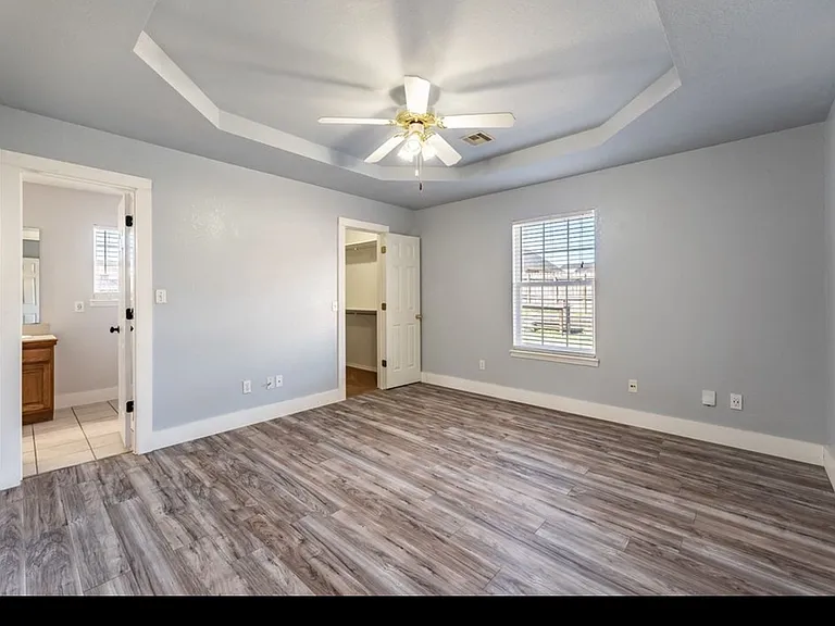 1309 E Glendale Ln — Photo 17