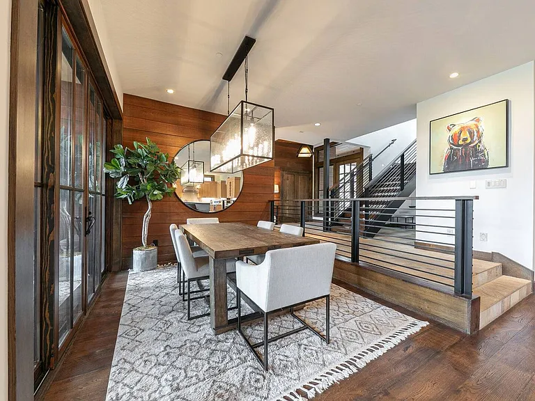 8615 Huntington Ct — Photo 17