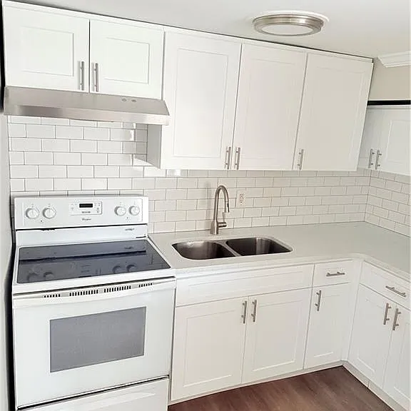 2483 Randall St #A — Photo 2