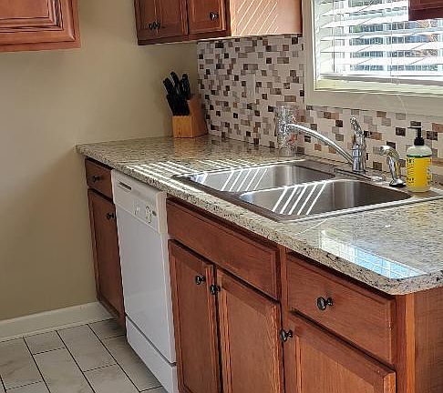 5th image of 617 Hazel St APT 402