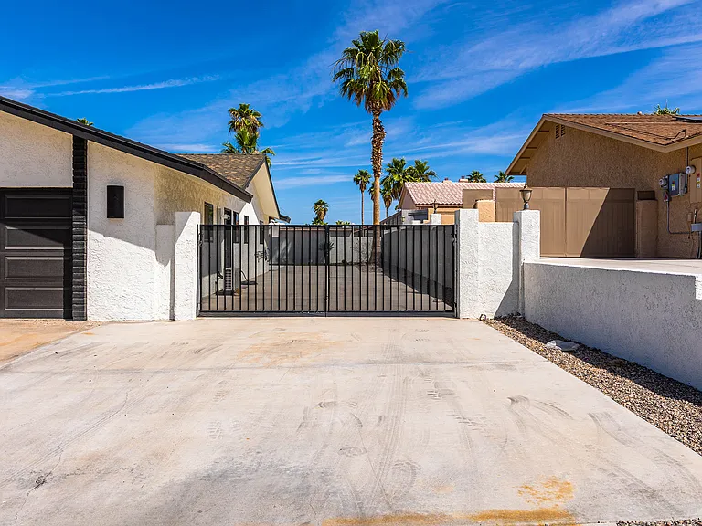 2355 Souchak Dr — Photo 3