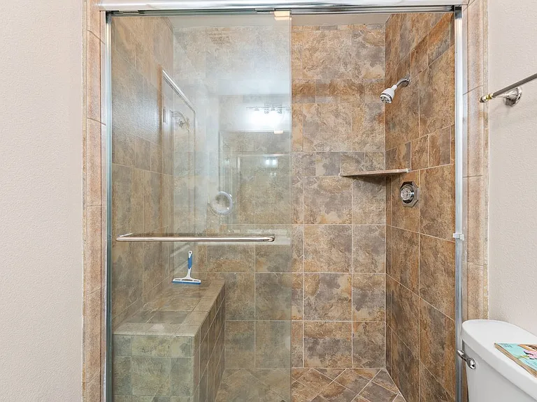 48 Pebble Beach Dr — Photo 22