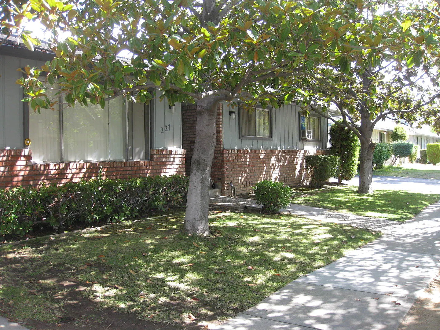 Hollis Avenue — Photo 1