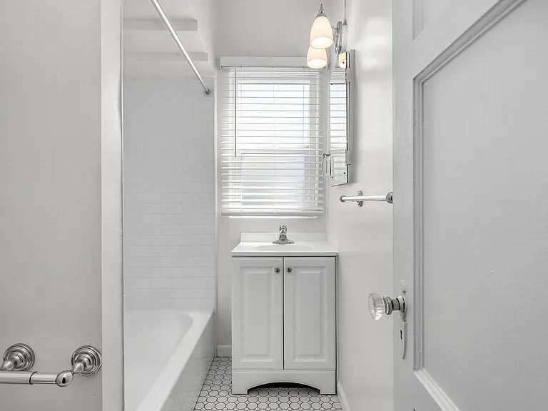 135 N La Peer Dr #7 — Photo 12