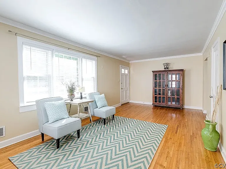 6411 Kensington Ave — Photo 3