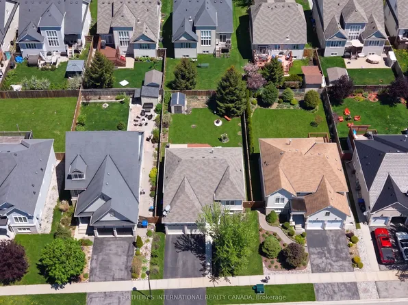 19 Grand Poplar Ln, Wasaga Beach, ON L9Z 0C7