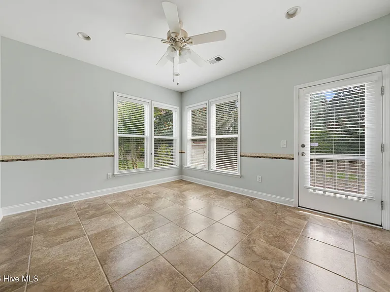 5028 Lagan Ct — Photo 16