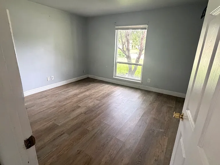 2621 Roman Way — Photo 9