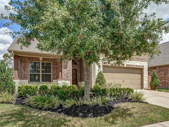 3rd image of 17542 Woodfalls Ln
