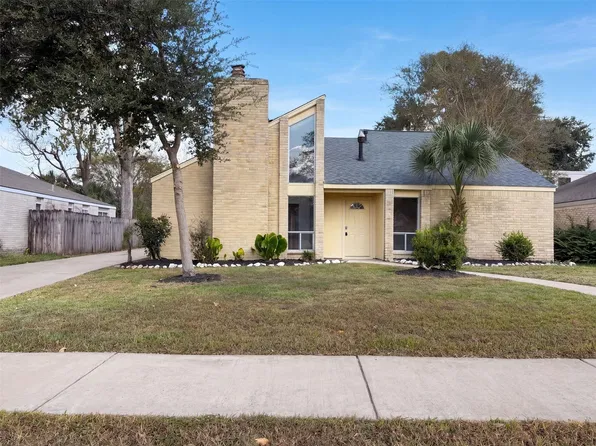 15803 Dunmoor Dr, Houston, TX 77059