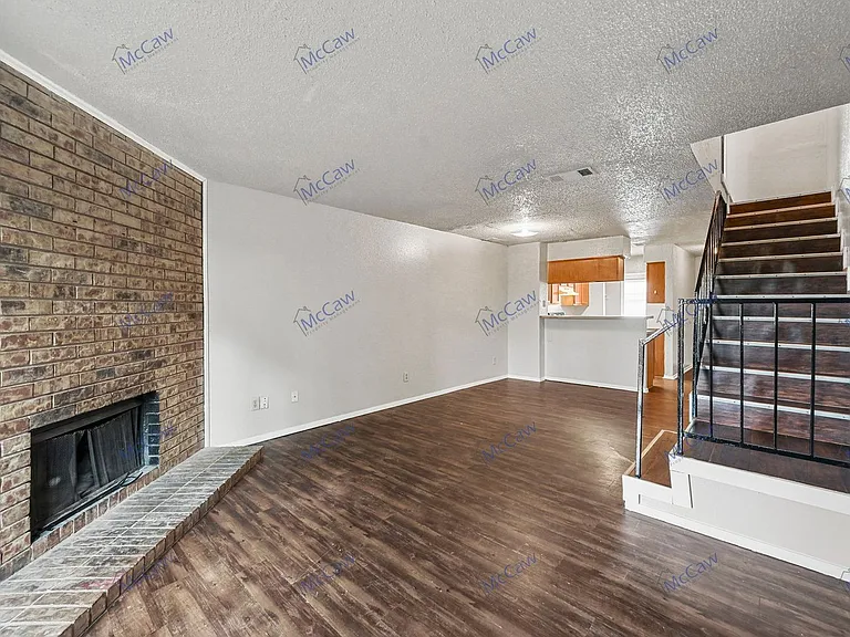 2198 Aspen Dr — Photo 4