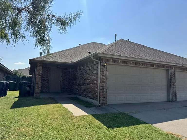 15012 Kyle Dr #A — Photo 1