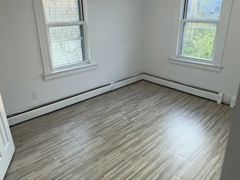 1036 Maplewood Ave #1 — Photo 5