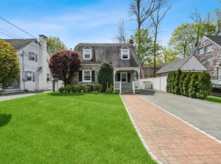 9 John Alden Rd, New Rochelle, NY 10801