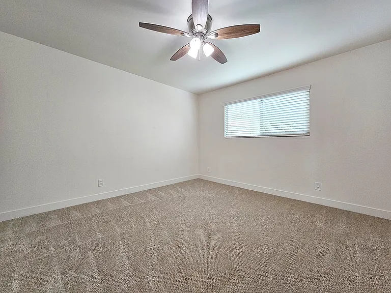 Parklane Apartments — Photo 66