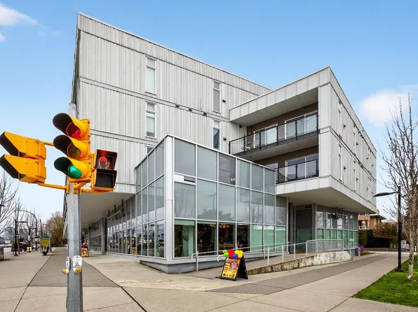6283 Kingsway Ave #215, Burnaby, BC V5J 0H3