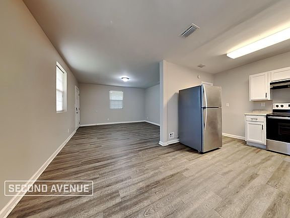 5th image of 89 Andress St