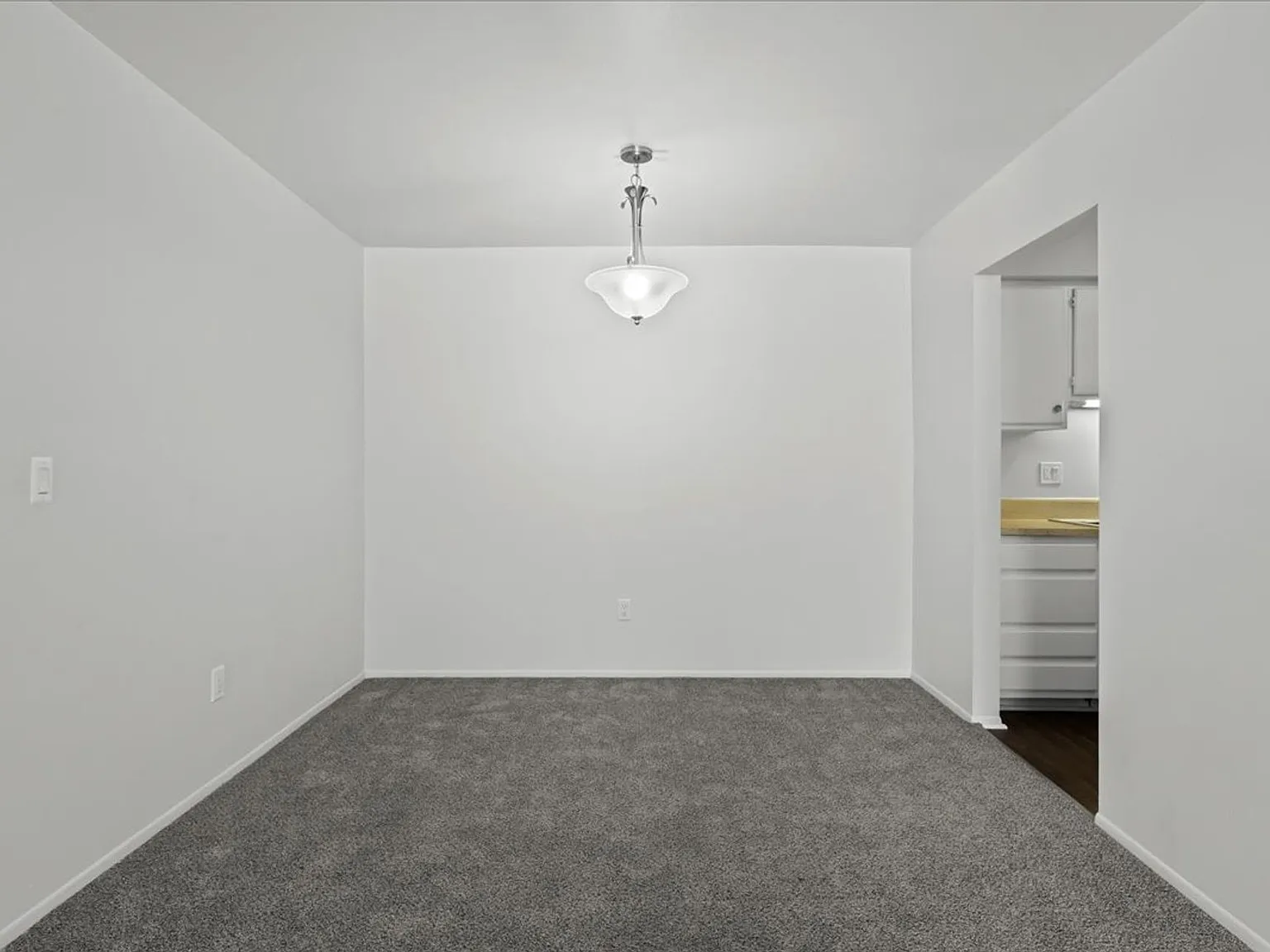 Willow Tree Apartments — Photo 4