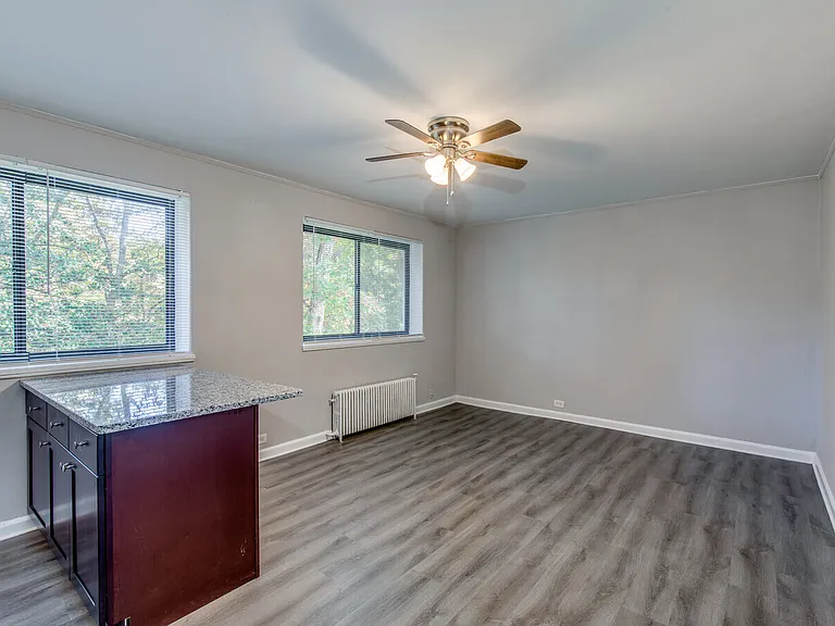 Parkway Garden Apartments — Photo 14